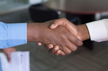 handshake-1920x1282